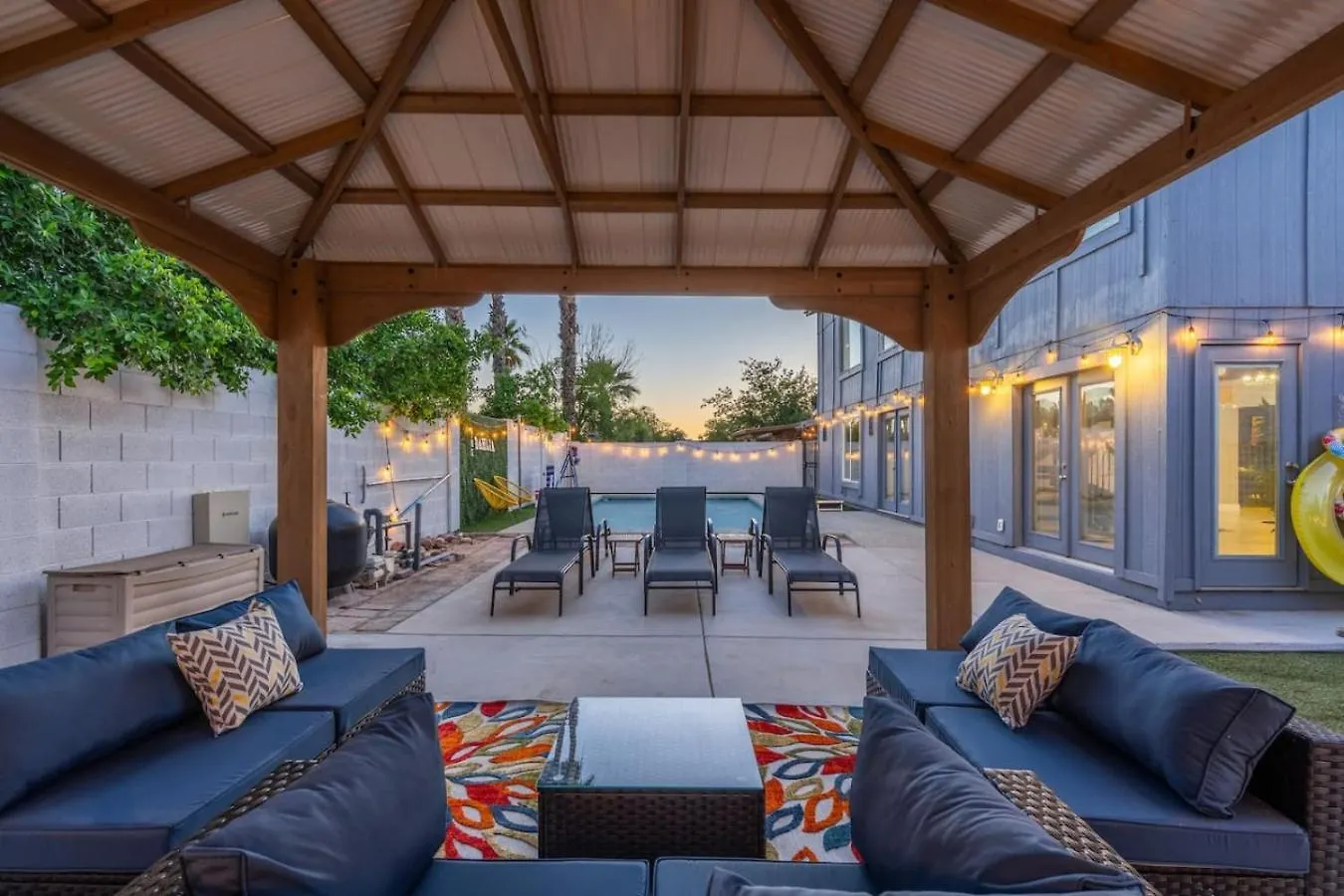 Extravagant Mainhome Heatedpool Sharedbackyard Phoenix