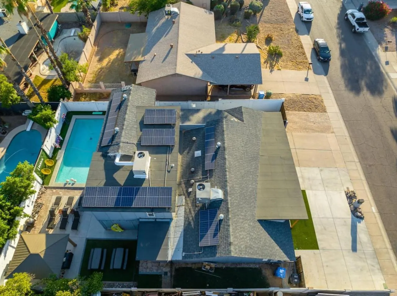Extravagant Mainhome Heatedpool Sharedbackyard Phoenix